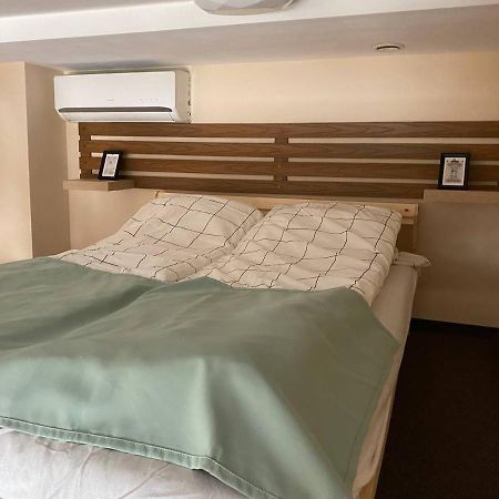 Apartamenty Dobra Noc Przy Wawelu 2 Bedrooms Krakau Buitenkant foto